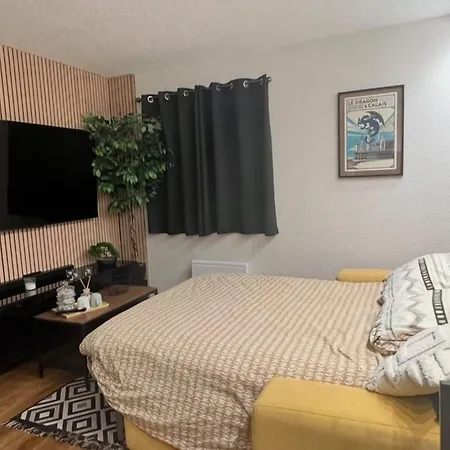 Au Front De , De Apartament Calais